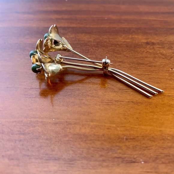 Ladies gold and jade stone bouquet brooch - Picture 9 of 11